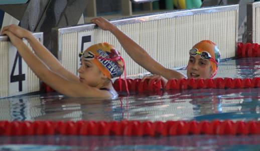 valeria y paula.JPG