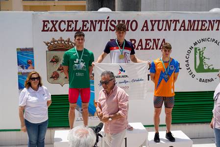 PODIUM RUBÉN C.jpg