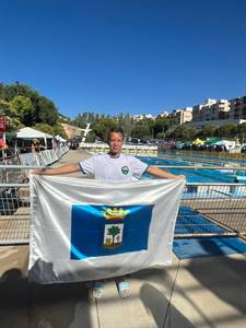 IRIa con bandera de Huelva.jpeg