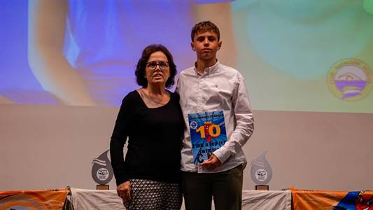 URIEL NADADOR TOP TEN.jpg