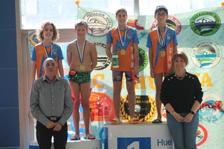 PODIUM MEDALLAS 3.JPG