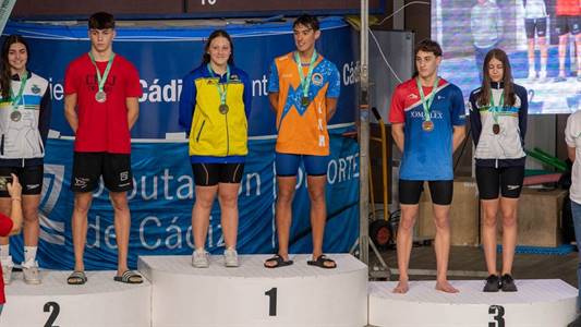SAMUEL EN EL PODIUM.jpg