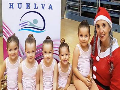 GIMNASTAS CON MAMÁ NOEL.jpg