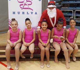 EQUIPO CON PAPÁ NOEL.jpg