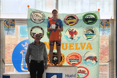 MEJOR NADADORA DEL TROFEO.JPG
