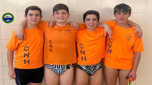 EQUIPO MASCULINO CON ESCUDO.jpg