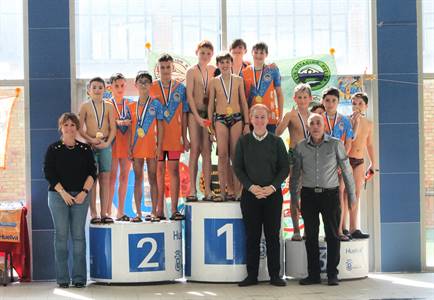 PODIUM MEDALLAS.JPG