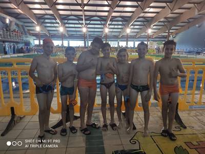 EQUIPO EN BAÑADOR.jpeg