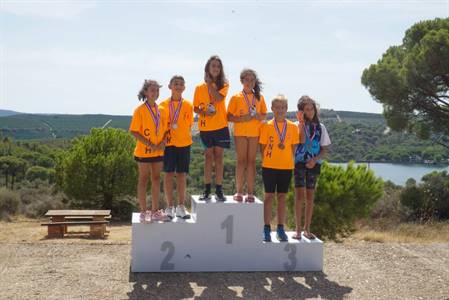 PODIUM BENJAMIN KIDS.jpg