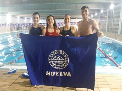 equipo con bandera ok.jpg