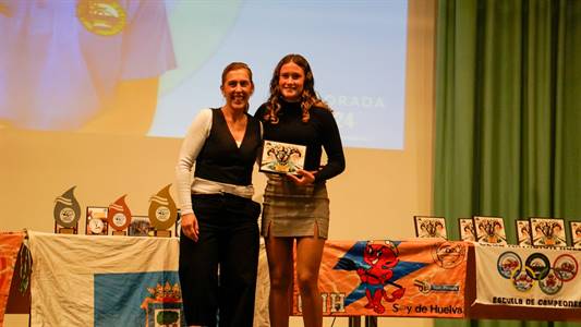 AITANA GÓMEZ PREMIO.jpg