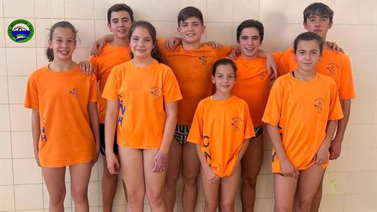 EQUIPO CON ESCUDO.jpg
