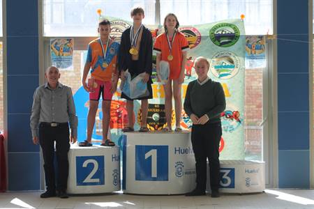 PODIUM MEDALLAS 4.JPG