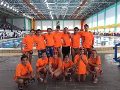 EQUIPO EN PISCINA.jpg